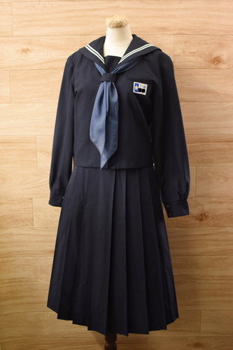  b���M�d�ȕz���D��NIKKE�j�b�P �쒆�w�Z ���q���w�� �O�J���~�Z�[���[�����s��