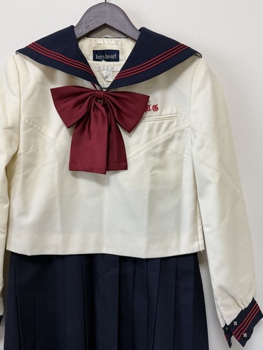 ������ �������q���w �~�Z�[���[�㒅���W�����X�J�[�g �N���[���F