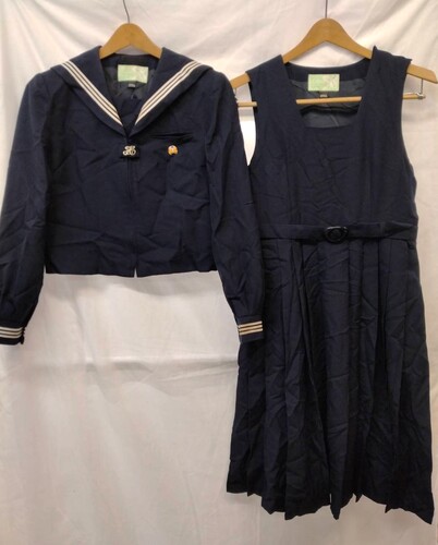 ��ʌ� �yK3272�z�a���s����O���w�Z�@�Z�[���[���ƃW�����p�[�X�J�[�g�̃Z�b�g�@�o�b�W�t��