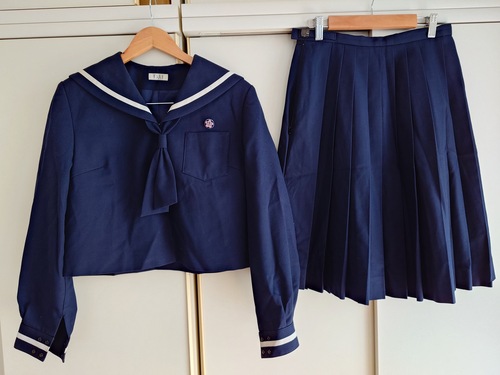 ��茧 �Ԋ����w�Z �~�Z�[���[�� �㉺�Z�b�g ELLE �Z�́A�^�C�t��