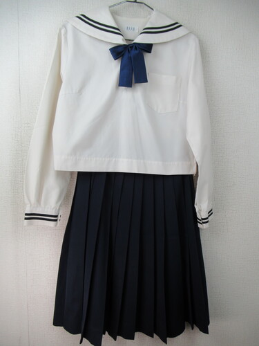 [�s��] 8887�@690�@���ԃZ�[���[�㉺�Z�b�g ELLE �����{���t