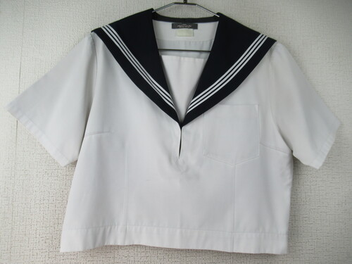 [�s��] 8973�@210�@�ăZ�[���[�㒅 KindMind ���t����