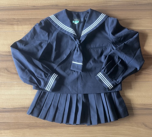 [�s��] �Z�[���[�����㉺�Z�b�g���}�C�N���~�j�X�J�[�g