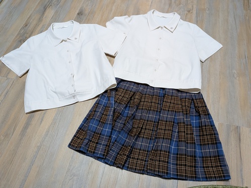 ���R�� ���R�����w�|�ٍ����w�Z �㉺�Z�b�g�@���q