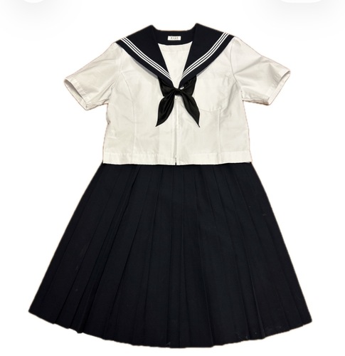 [�s��] 66  �s���@ELLE   �ĕ��@���{���t���@�Z�[���[���@�㉺�Z�b�g�@�傫��