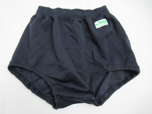 [�s��] 9359�@90�@�u���} �Ԃ�� �o���[�{�[���E�F�A Yacht �l��