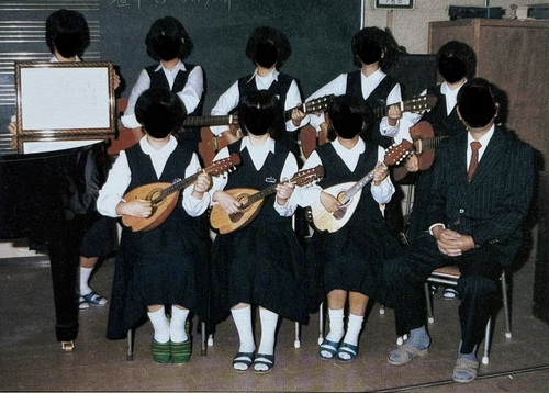 �Q�n�� 1982�N �ɐ���s�� �B�@���w�Z ���ƃA���o��