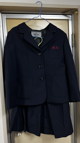 [�s��] �s���@�u���U�[�Ɠ~�X�J�[�g�@�T�C�Y