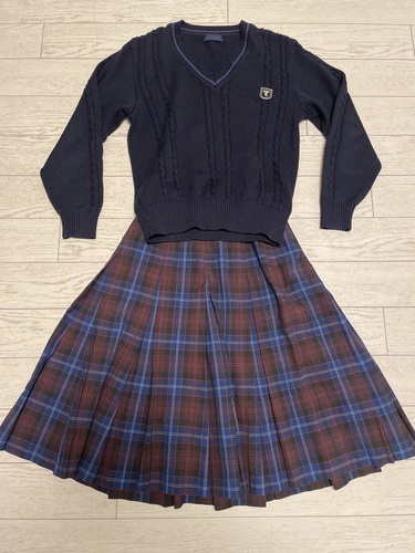 �����s ���C��w���������w�Z������ �Z�[�^�[�X�J�[�g