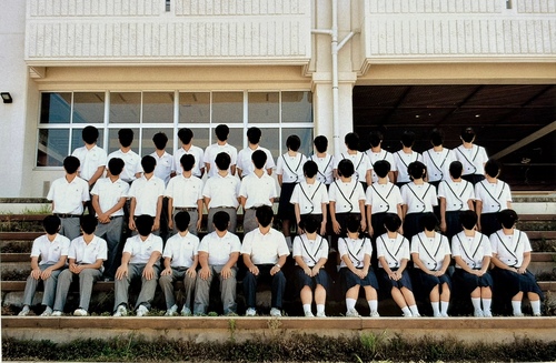 ���茧 1999�N ����s�� ����q���w�Z ���ƃA���o�� ���A�� ���ƋL�O