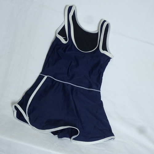[�s��] T1139�@�X�N�[�������@130�T�C�Y�@�l�C�r�[