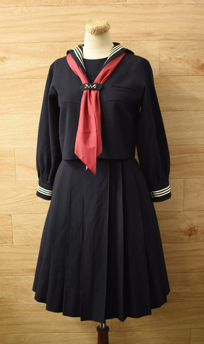  b�������s ���{���q��w�����L�����w�Z �~�Z�[���[����