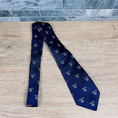 ���{ �y���i�z���{��3�ʂ̐i�w�Z�@���{���@�V�������Z�@�l�N�^�C