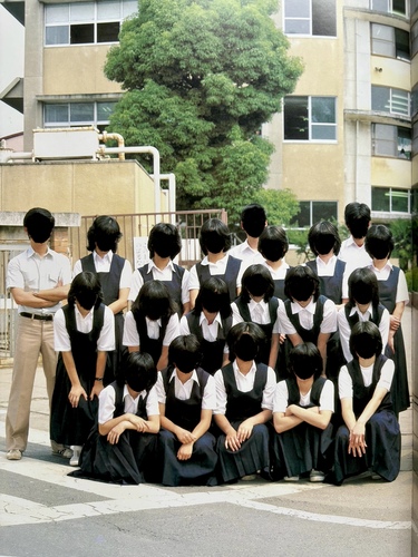 �����s 1982�N ����s�� �����ꒆ�w�Z ���ƃA���o��