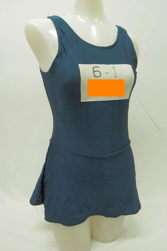  7876k �s�� �傫��170�� �l�C�r�[ �X�N�[������ �~�j�X�J�[�g���� ���j����