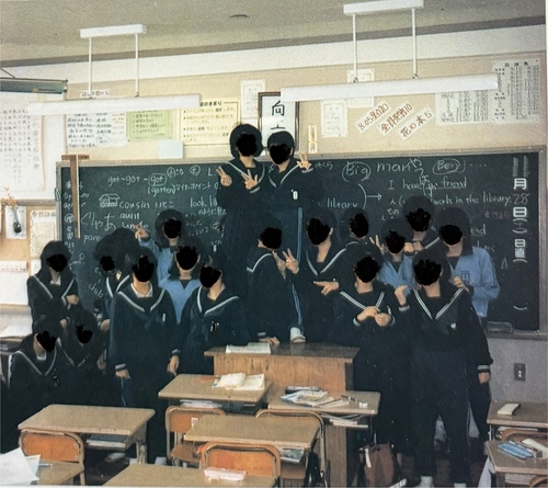�É��� 1988�N �L���s�� ��쒆�w�Z ���ƃA���o��