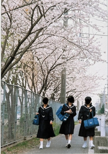 ��ʌ� 2003�N �������� ������񒆊w�Z ���ƃA���o�� ���A�� ���ƋL�O