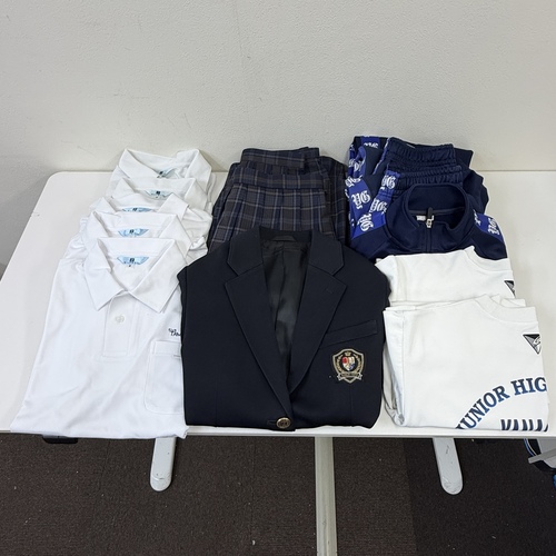 ���{ ���Ύs�����쒆�w�Z ���q�����㉺�Z�b�g �̑����t�� [053001]