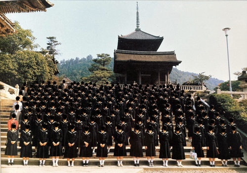 �k�C�� 1979�N ���쏤�ƍ����w�Z ���ƃA���o�� ���A�� ���ƋL�O
