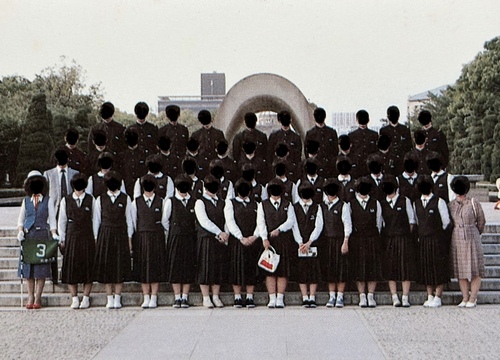 �x�R�� 1982�N �x�R�s�� ��ꒆ�w�Z ���ƃA���o��