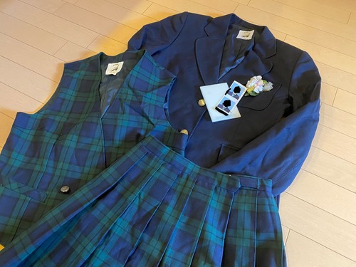 [�s��] 005 �y�ؖ��ʐ^�L�z�w�Z���s���@���q�u���U�[�@5�_