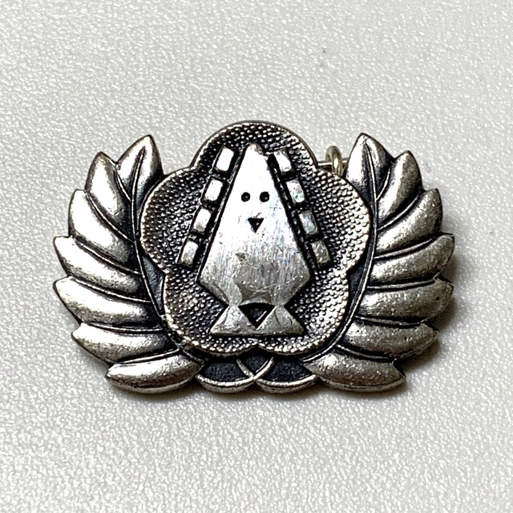 豊島岡女子学園 校章 バッジ 豊島岡女子学園 校章 受験生応援冊子を掲載