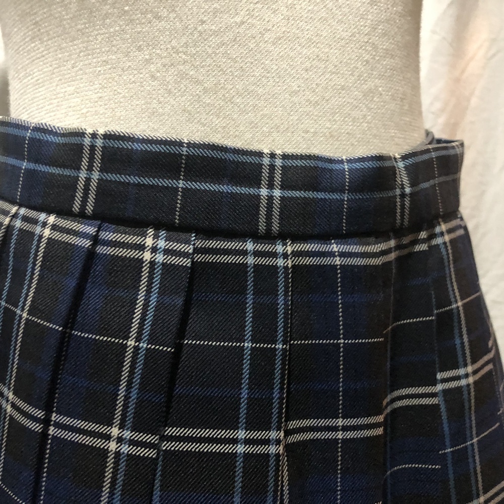 制服市場 - [不明] ISETAN 伊勢丹 紺に白と水色ラインのチェック 高級 女子 学校 スカート 送料無料