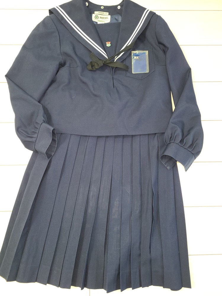 愛知県 鳴子台中学校 白2本線セーラー冬服、スカート、校章等セット