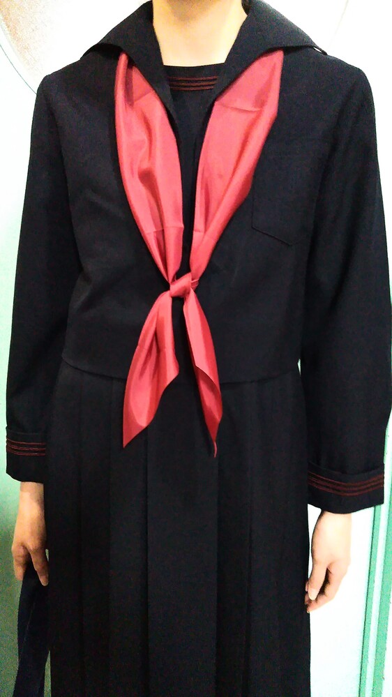 制服市場 - 熊本県 熊本私立九州女学院高校冬服セットタイツ付伝統のエンジ基調