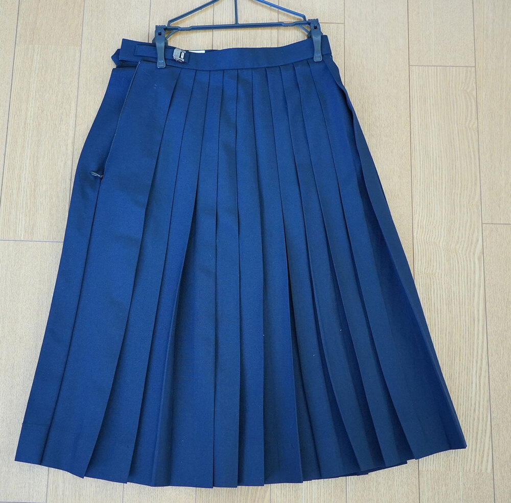 制服市場 - 愛知県 高浜市立南中学校 夏服スカート（w60）女子制服卒業生の保管品