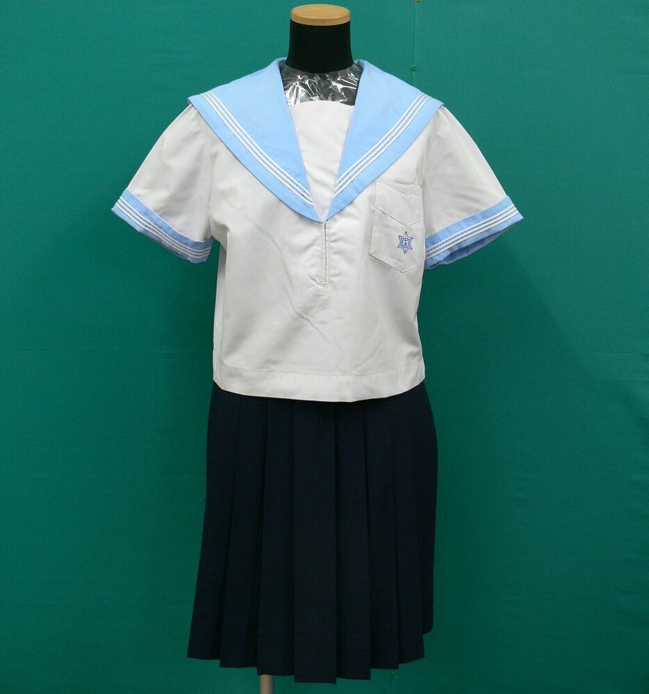 制服市場 大阪府 3563 《大阪市立 十三中学校》水色エリ白3本ラインの夏セーラー大きなサイズ
