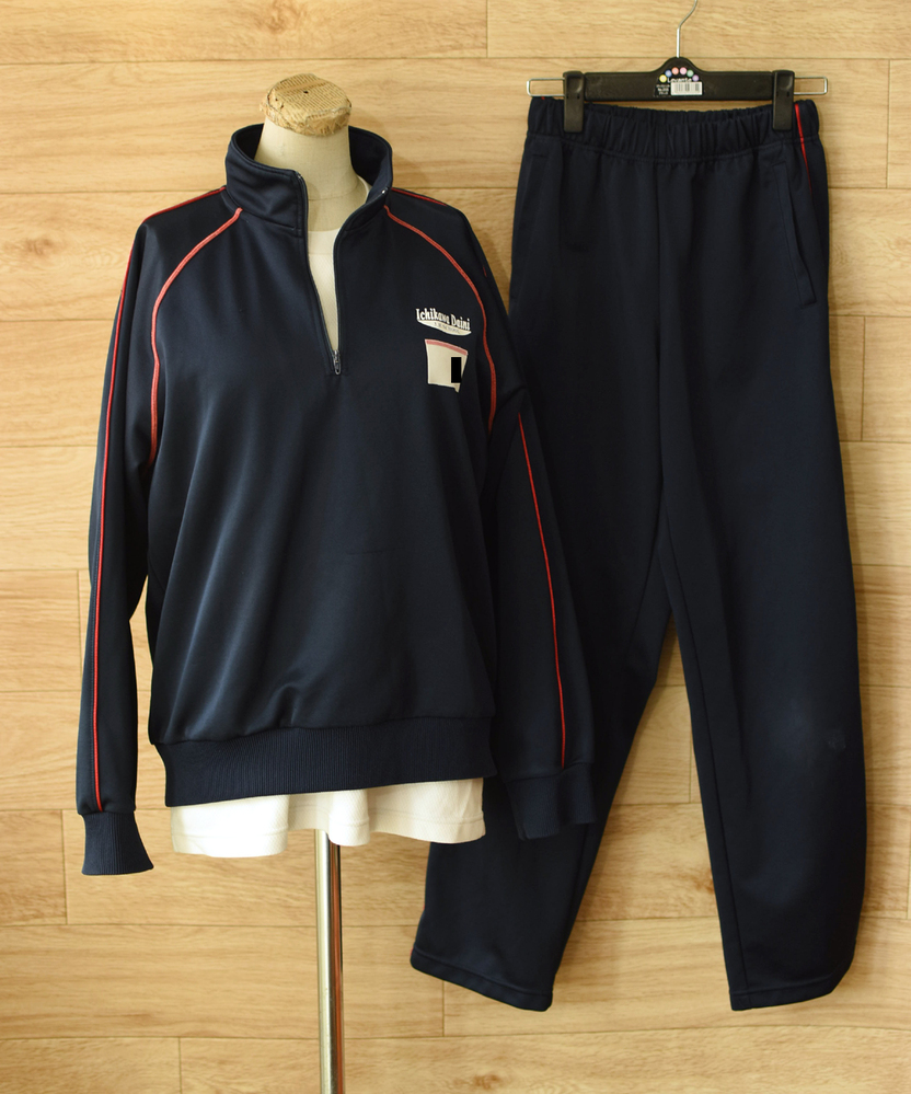 市川市立第二中学校の男子制服、体操服まとめて 1684494134-1684494262.JPG