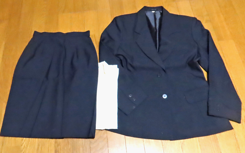 再再販！ 武庫川女子大学 スーツ (上11号・下70×54・ブラウス11号