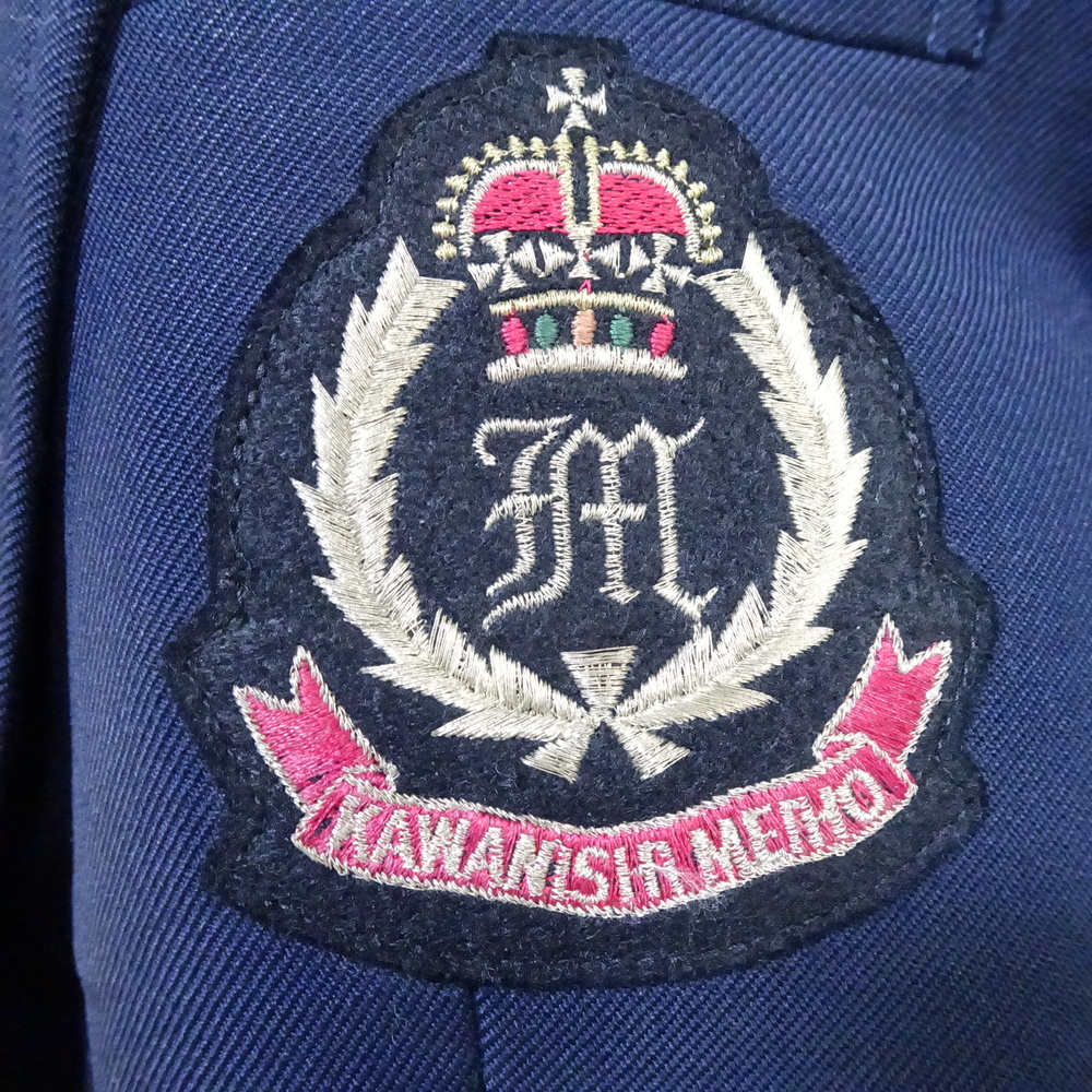 制服市場 兵庫県 1083☆兵庫県立 川西明峰高校☆ブレザーとグレー系チェックの冬スカートの2点セット サイズ11