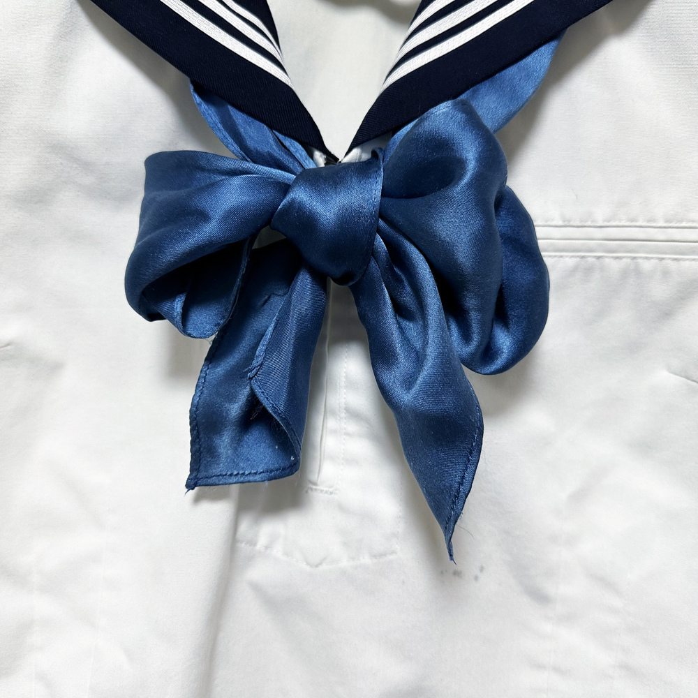 東京都 東京女学館中学高校 夏服上下 スカーフ付き。現行モデル。スカートは新品
