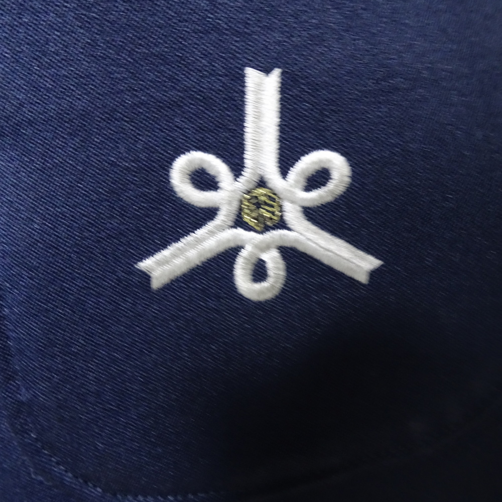 制服市場 大阪府 235☆羽曳野市立 羽曳が丘小学校☆イートン型ブレザーと吊りスカートセット【ポリエステル100％】