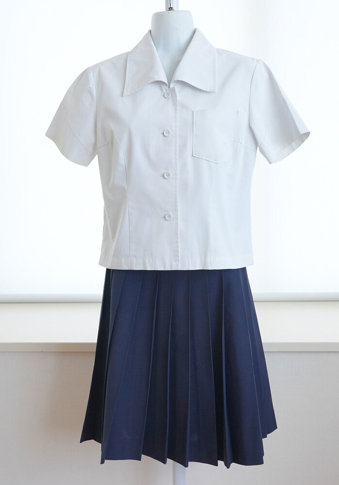 富山県立雄山高校 夏服セット（ブラウス＋スカート) 女子制服卒業生の保管品