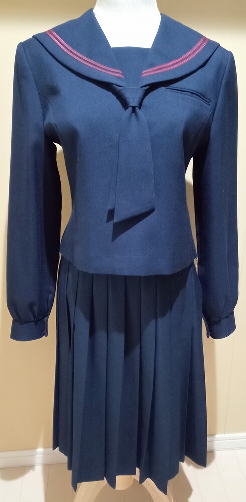 北白石中学校の制服