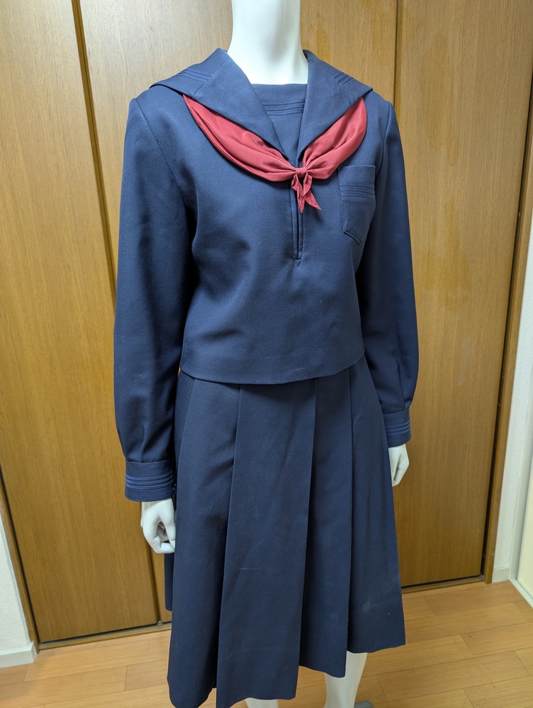 【お取引き中】山梨高校制服2022年購入　1ヶ月半着用 1542547776-1542547848.jpg