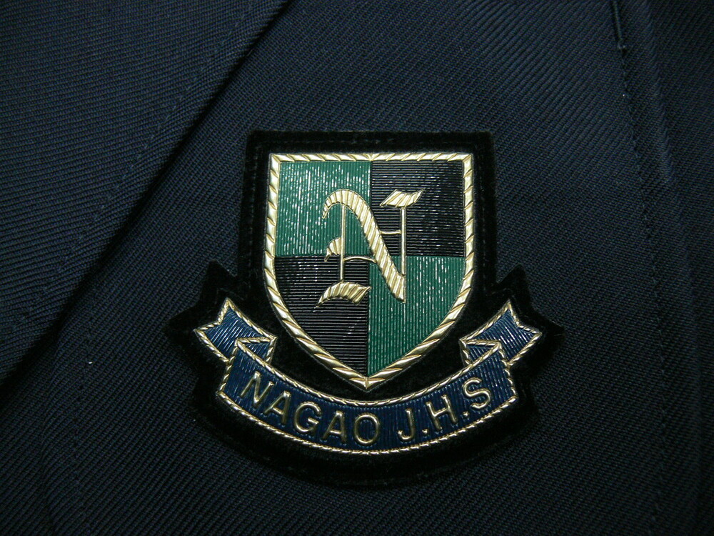 長尾中学校　制服　165A 堺市立長尾中学校（堺市北区）の新しいタイプの女子制服が入りました